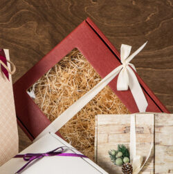 Bordoopunane kinkekarp